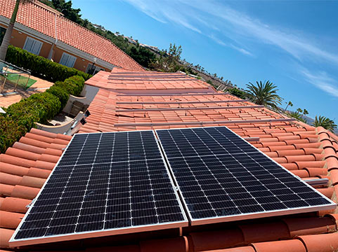 Instalación paneles solares sur de Gran Canaria
